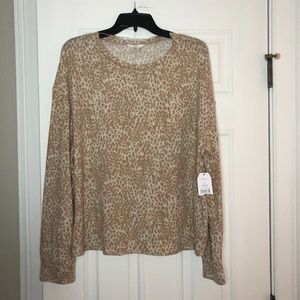 Time and Tru Super Soft Crew Neck Top Size Large Cheetah print
